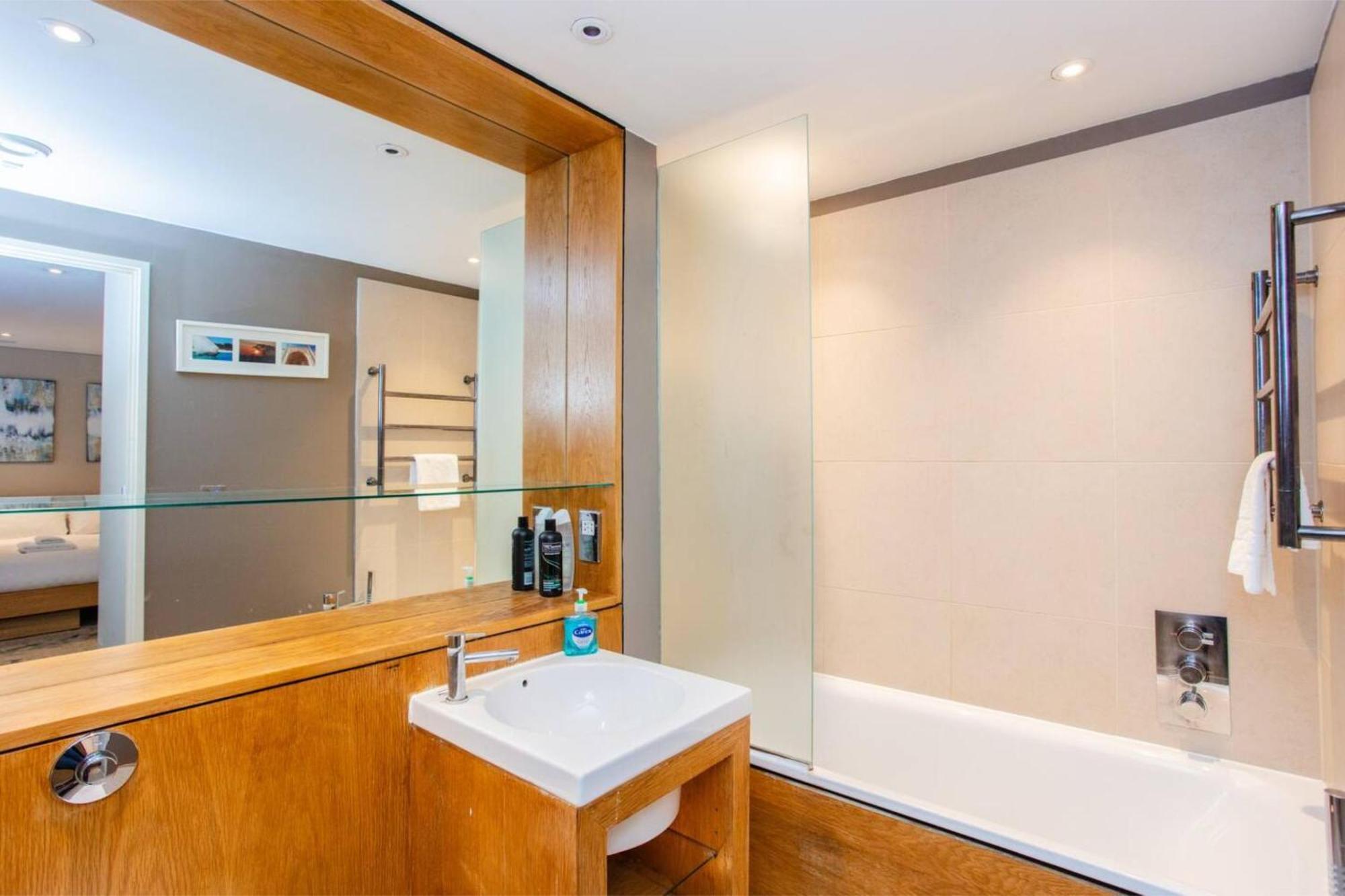 Modern 3 Bedroom Apartment In Paddington Londres Exterior foto